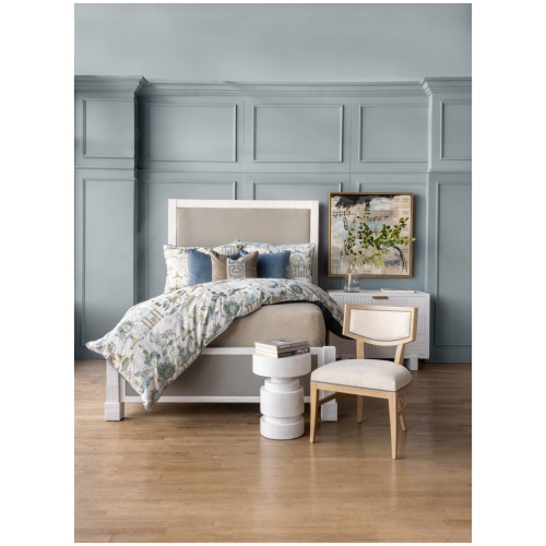 Catalina non-poster Bed white Tara side table Arianna chair