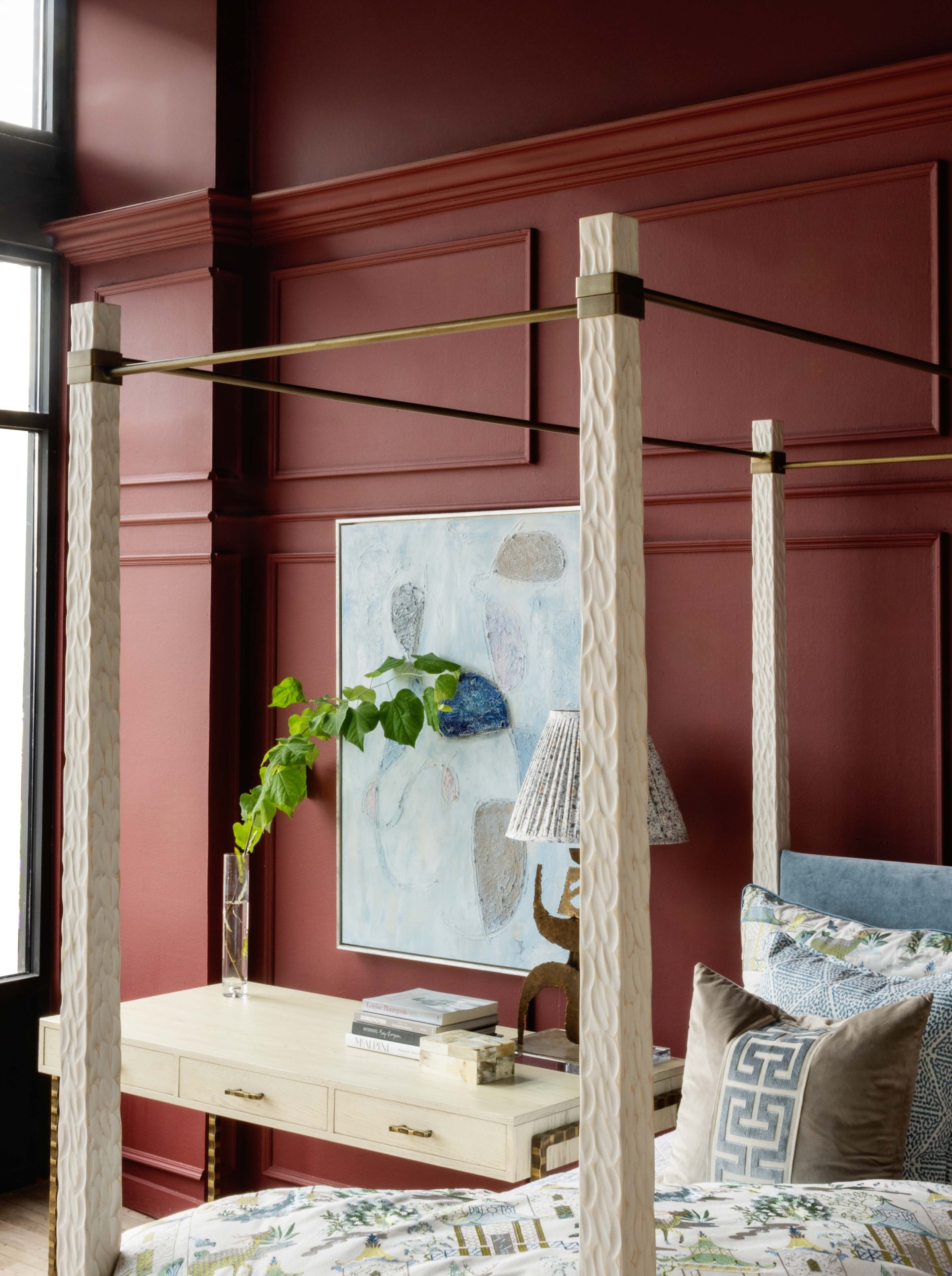 Genevieve King 4-Poster Bed WMC - Image 4