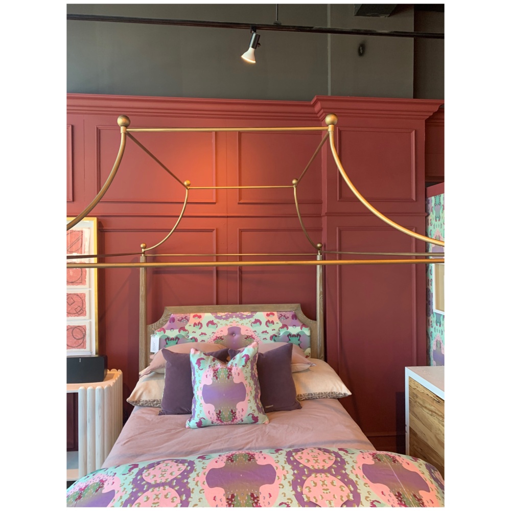 Whittaker Queen 4-Poster Bed (sample) - Image 3