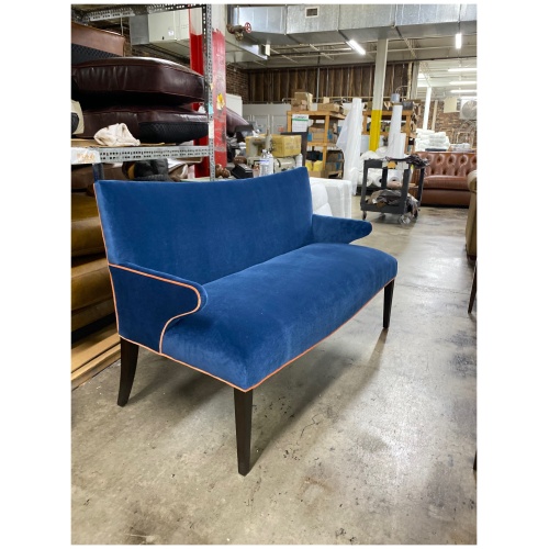 Hugo Bench Sample